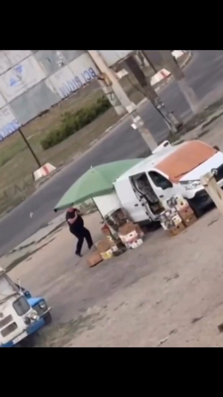 A Russian drone pilot attacked a civilian fruit vendor.